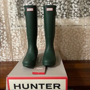 Hunter boots! Women’s size 10. Never worn and brand new with tags.